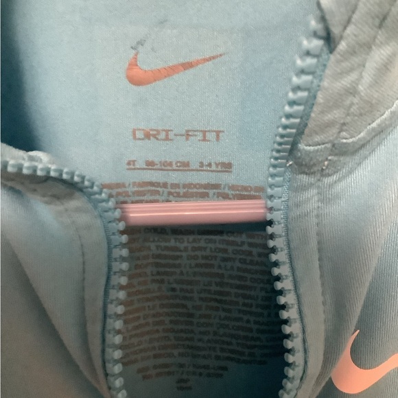 Dri-Fit shirt - Picture 3 of 3